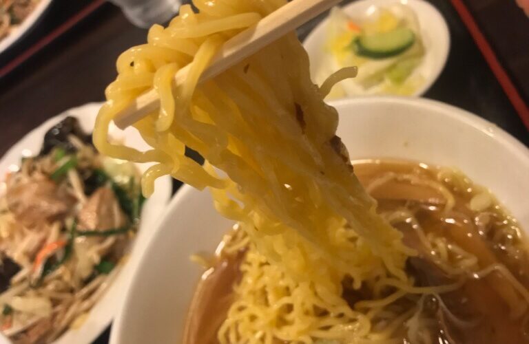 札幌東区熊猫_醤油ラーメンの麺