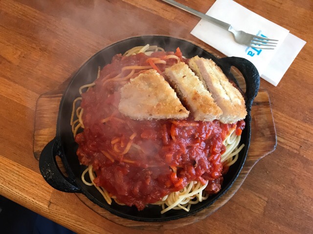 札幌B級グルメ「ロータ」でカツスパゲッティーを食べる
