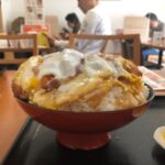 札幌手稲「処酒房なかむら」でカツ丼の大盛りを食べる。サラリーマンランチ、サラメシ、札幌B級グルメ