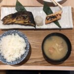 お魚食堂；札幌伏古でB定食（サーモンハラス・ホッケ）を食べる、札幌B級グルメ、サラリーマンランチ、サラメシ