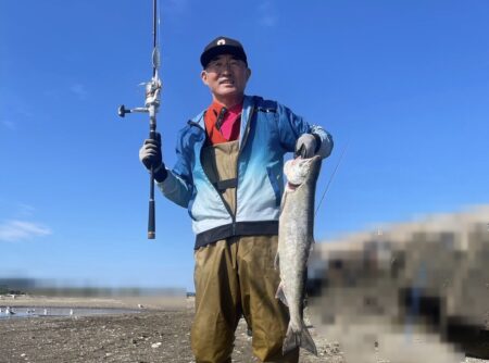 2023年鮭釣り誇らしげな釣果