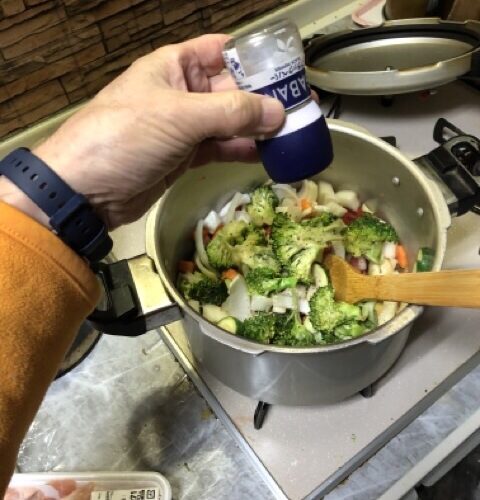 火曜日は食事当番！カレーの日にしようーと！