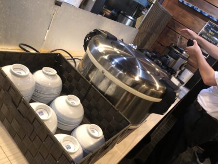 セルフのご飯と味噌汁