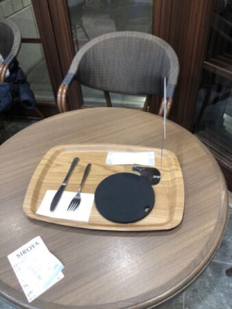 デニッシュフレンチトーストを待つ