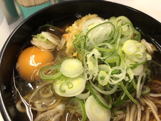 札幌市営地下鉄大通駅のひのでそばの天玉そばのアップ