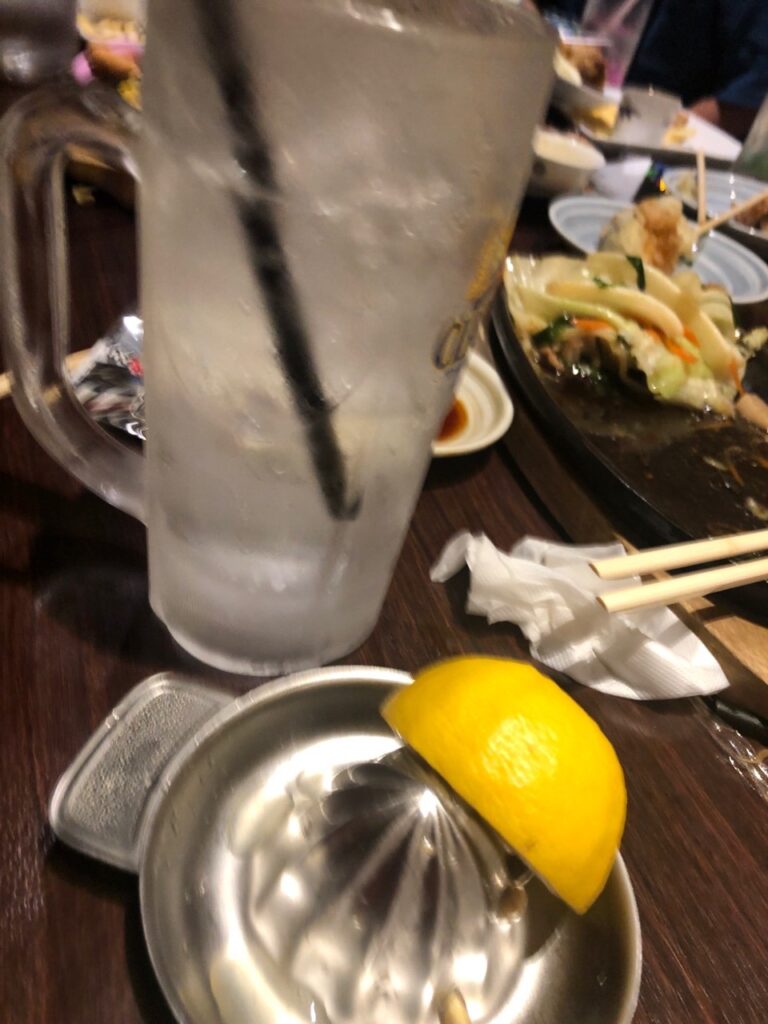 2023年11月当時のさんかい澄川店昔の生しぼりレモンサワー