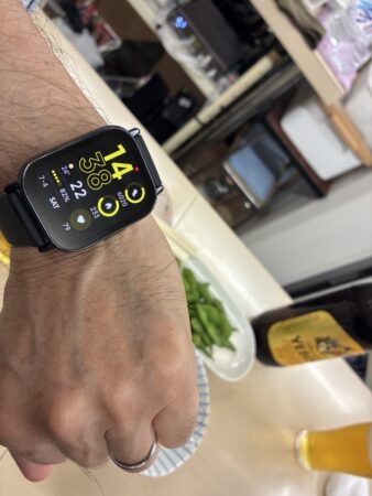第三モッキリセンターでに見始めて時間を確認したスマートウォッチ