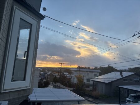 朝6時21分頃の西の空